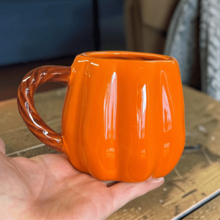 Gemütliche Kürbis Tasse in warmem Orange