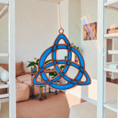 Triquetra Sonnenfänger – Fensteranhänger mit keltischem Knoten