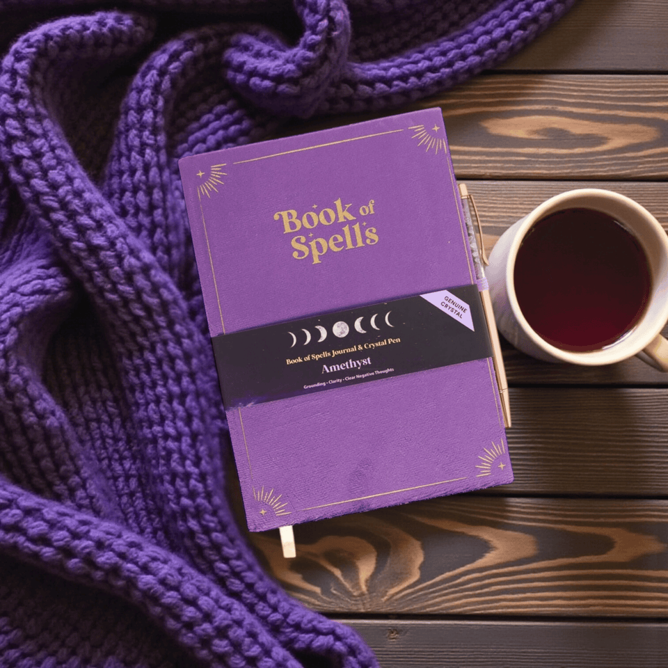 Book of Spells Journal mit Amethyst-Stift – liniertes Notizbuch A5