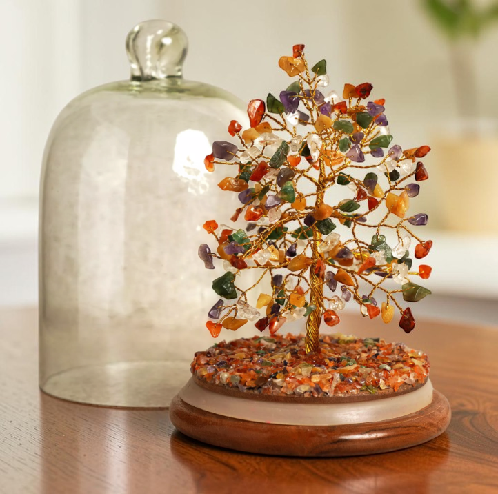 Kristallbaum mit Ritual-Charakter mit Glasglocke