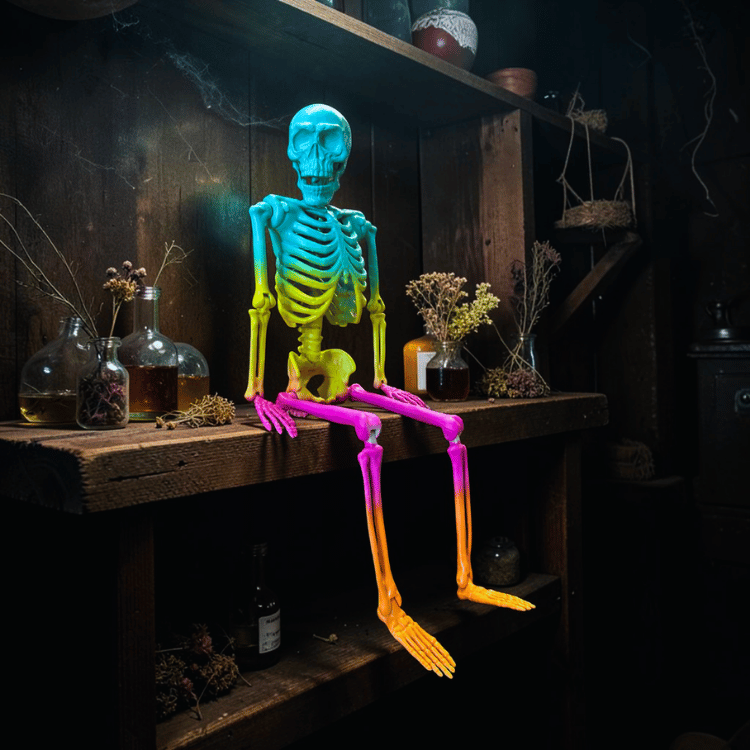 Buntes Hängeskelett mit beweglichen Gelenken für Summerween