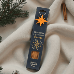 Winter & Weihnachtszeit Räucherstäbchen Set – 3 Duftvarianten 40 Stück + Halter
