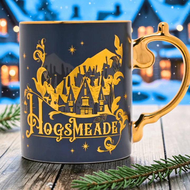 Harry Potter Sammeltasse – Vier magische Motive mit Goldverzierung