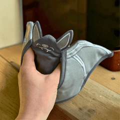 Fledermaus Ofenhandschuh Mond – 2-in-1 Topfhandschuh & Untersetzer OTOTO