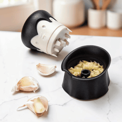 Knoblauchschneider Vampir – Knoblauchhacker im Dracula Design OTOTO