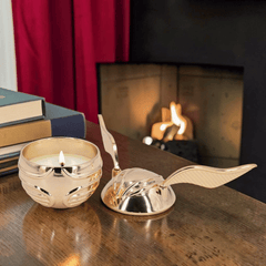 Harry Potter Duftkerze Schnatz – Goldene Kerze mit Sandelholz & Leder