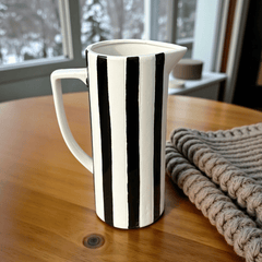 Gestreifte Dolomit Vase – Schwarz Weiße Krugvase