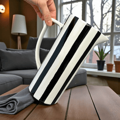 Gestreifte Dolomit Vase – Schwarz Weiße Krugvase