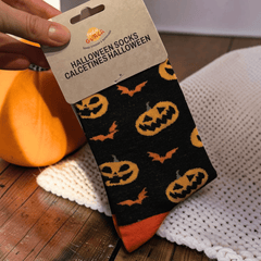 Halloween-Socken mit Kürbis- und Fledermaus-Motiv