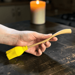Hexen Küchenset – Backpinsel und Teigschaber im Besen Design