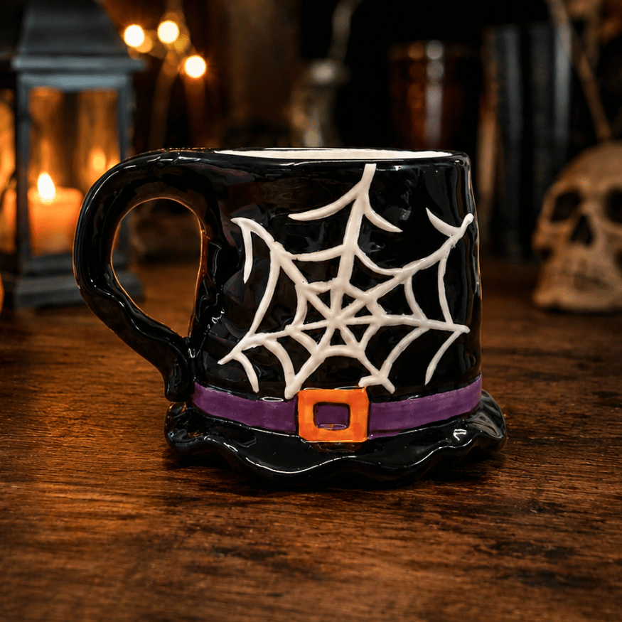 Hexenhut-Tasse mit Spinnennetz und violettem Hutband