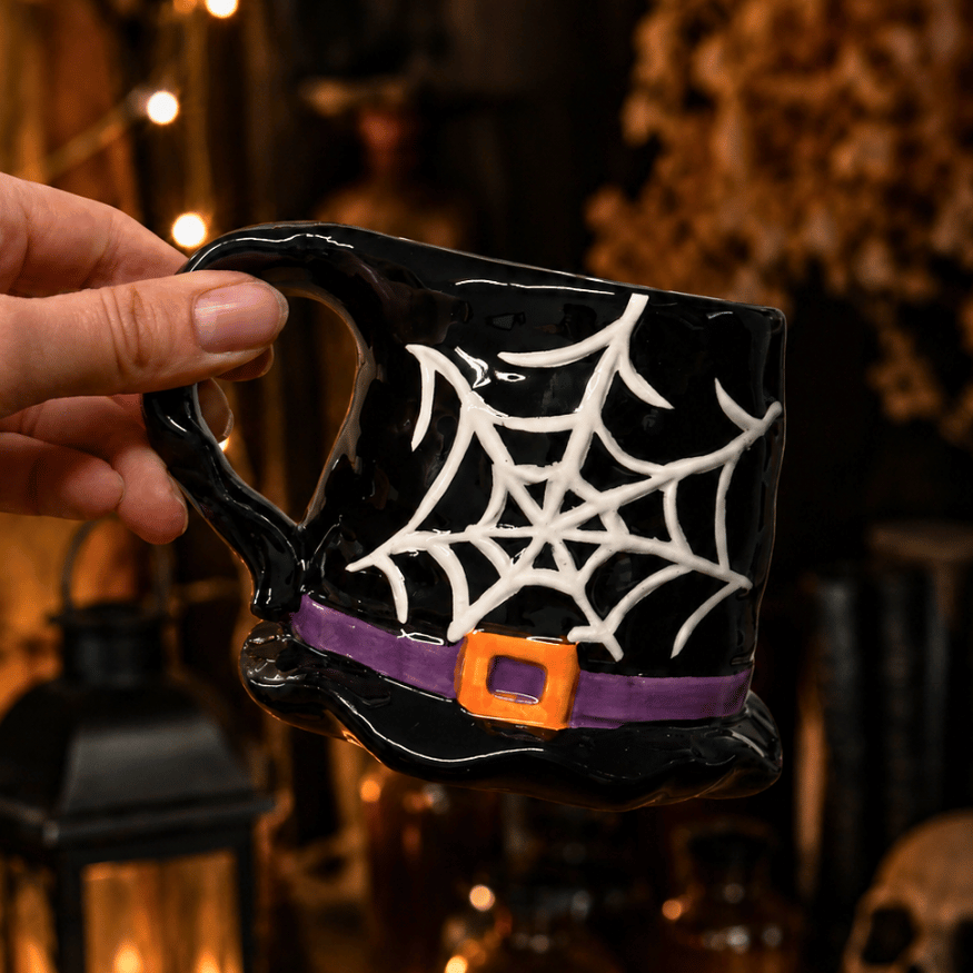 Hexenhut-Tasse mit Spinnennetz und violettem Hutband