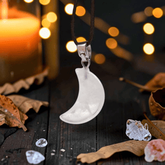 Edelstein-Anhänger Mondform – Naturstein Kette Witchy Schmuck