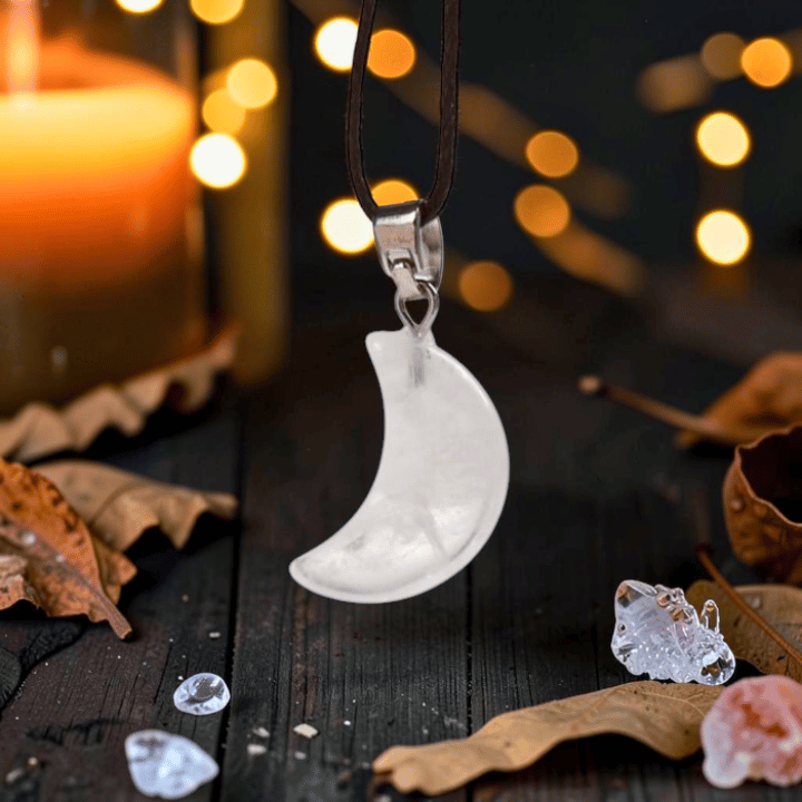 Edelstein-Anhänger Mondform – Naturstein Kette Witchy Schmuck
