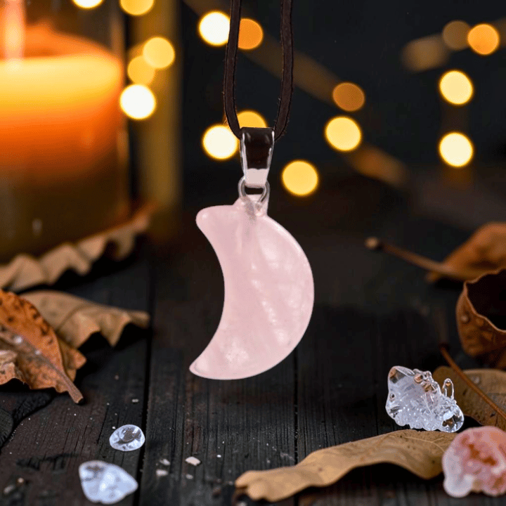 Edelstein-Anhänger Mondform – Naturstein Kette Witchy Schmuck