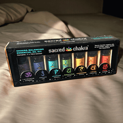 Sacred Chakra Aromaöl Set – 7 Düfte in edler Holzbox für Energie & Balance