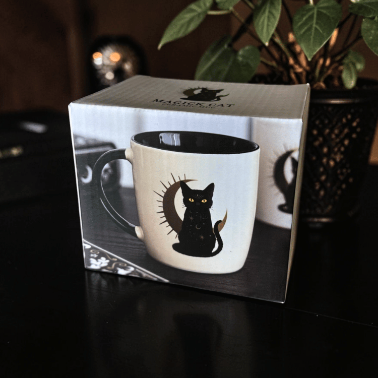 Schwarze Katze Tasse mit Mond – Witchy Kaffeetasse für Katzenliebhaber