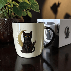 Schwarze Katze Tasse mit Mond – Witchy Kaffeetasse für Katzenliebhaber