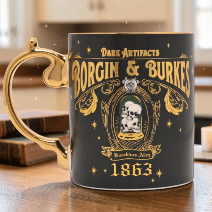 Harry Potter Sammeltasse – Vier magische Motive mit Goldverzierung