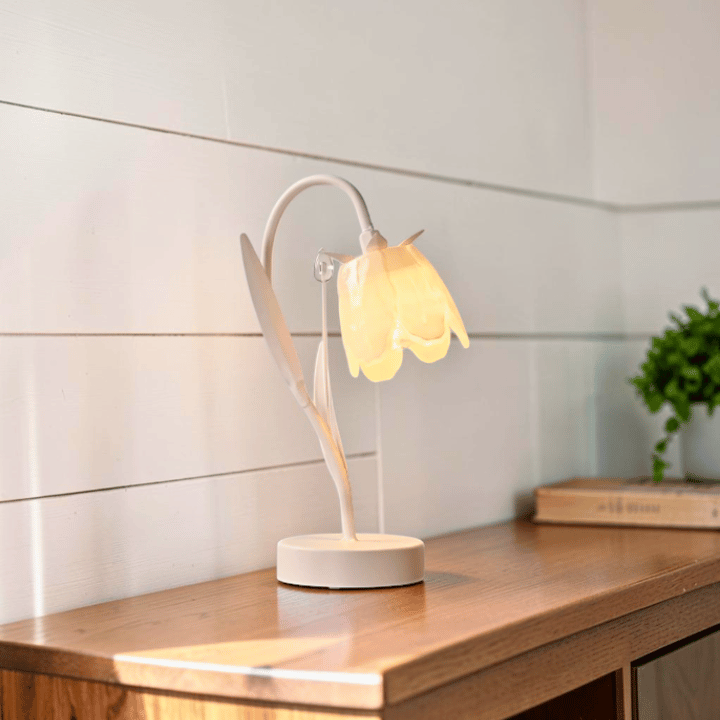 LED Tischlampe Blume – Florale Tischleuchte mit einer Blüte in Creme